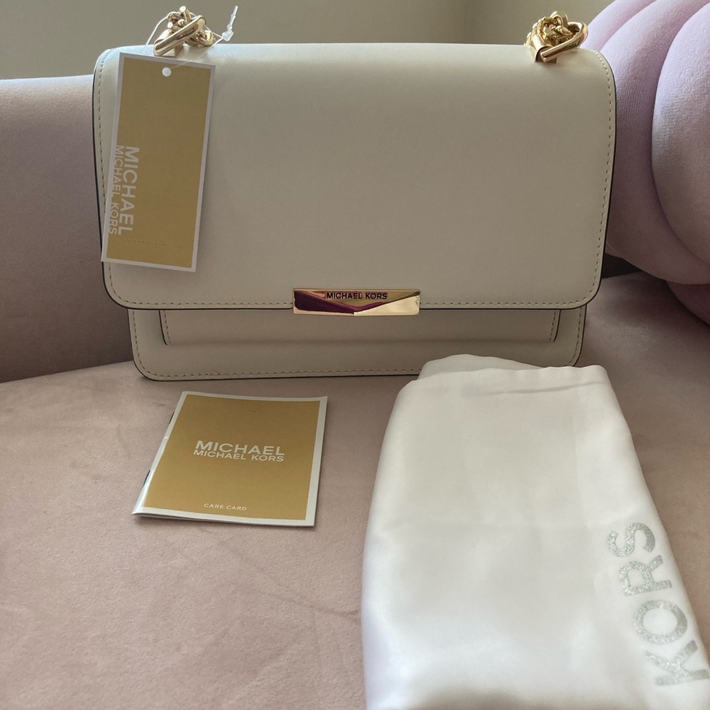 Michael Kors White Leather Shoulder Bag with Gold Chain Strap - Picture 3 of 8